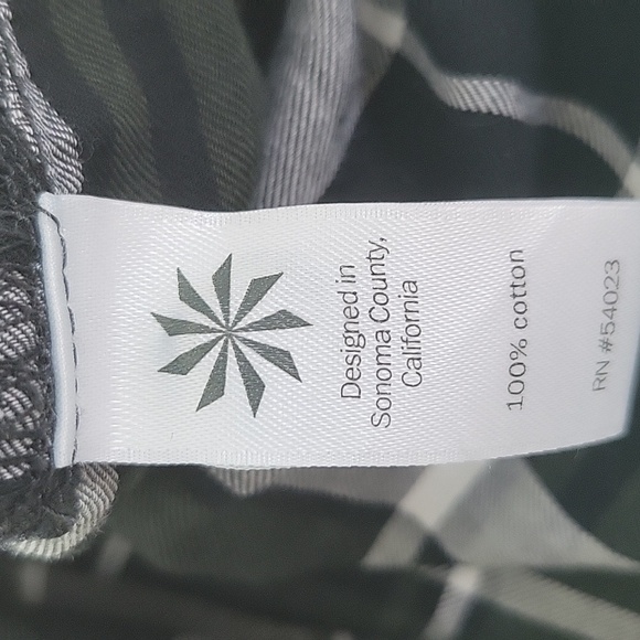 Athleta Green Blue Plaid Long Sleeve Button Down Shirt Size Medium - Picture 7 of 8